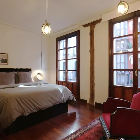 Cornerstone, En Casco Viejo Apartamento